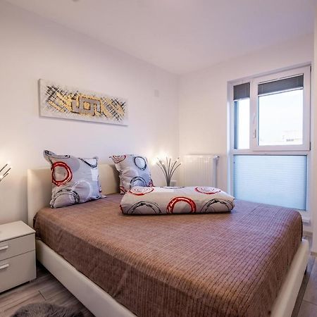 Luxury Westpark 2 Presidentialsuite With Lake View W4 Букурещ Екстериор снимка
