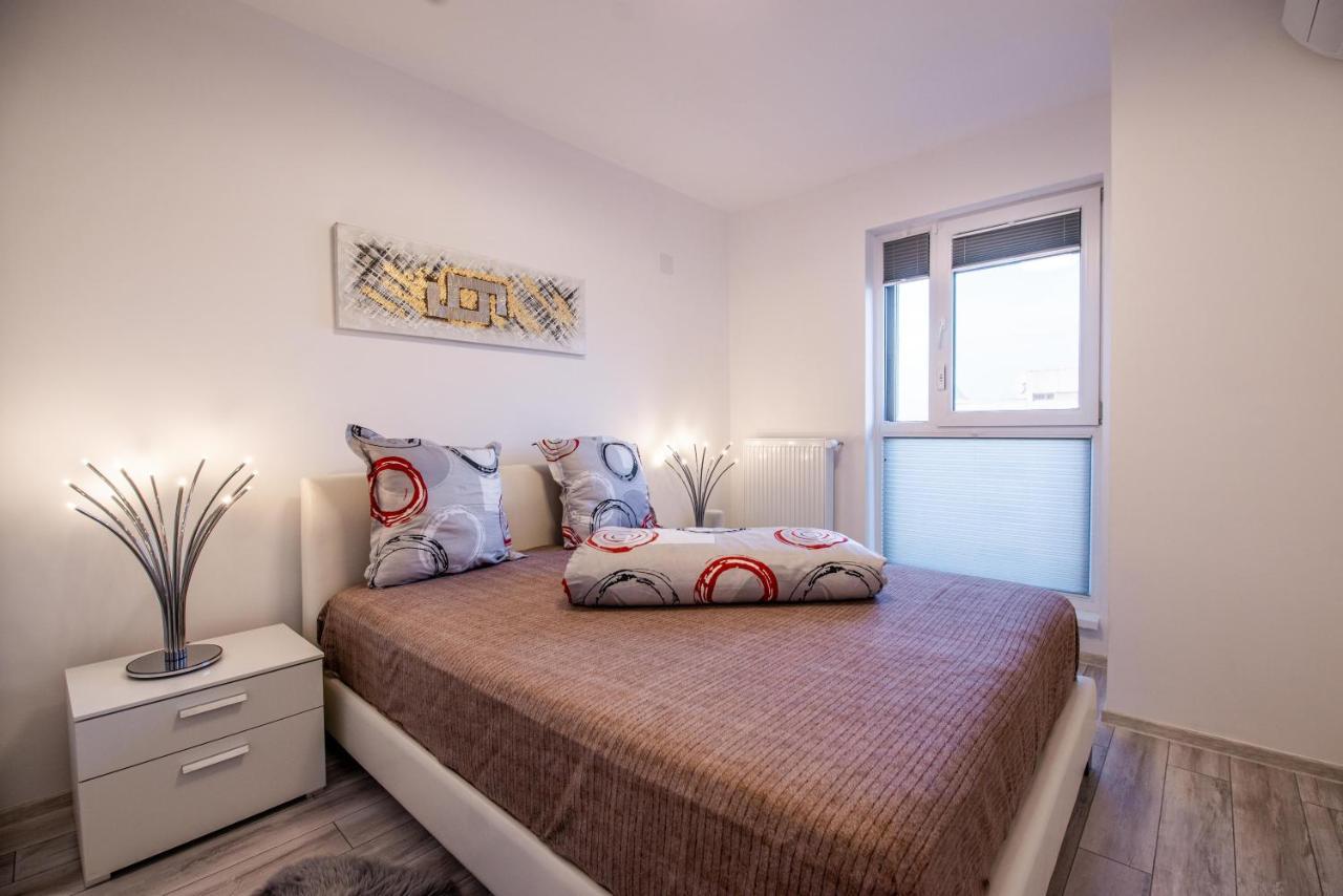 Luxury Westpark 2 Presidentialsuite With Lake View W4 Букурещ Екстериор снимка