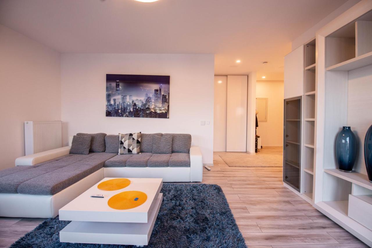 Luxury Westpark 2 Presidentialsuite With Lake View W4 Букурещ Екстериор снимка