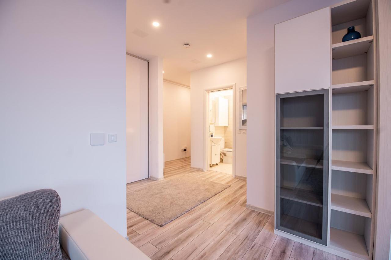 Luxury Westpark 2 Presidentialsuite With Lake View W4 Букурещ Екстериор снимка