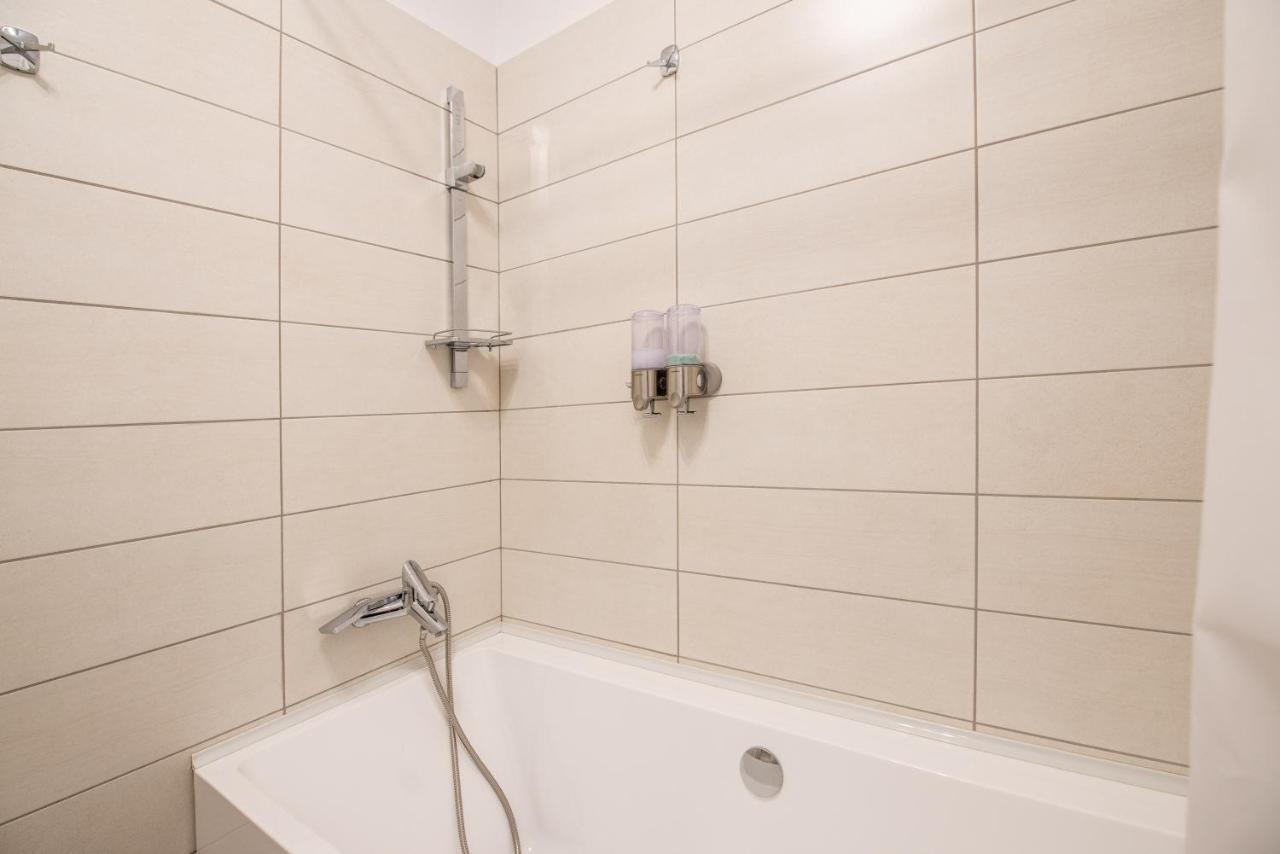 Luxury Westpark 2 Presidentialsuite With Lake View W4 Букурещ Екстериор снимка