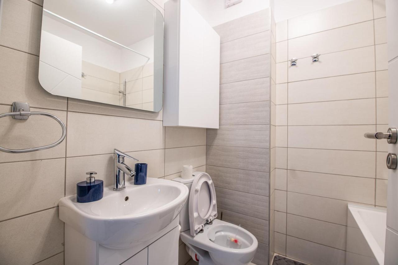 Luxury Westpark 2 Presidentialsuite With Lake View W4 Букурещ Екстериор снимка